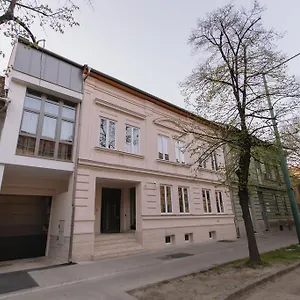 Hotel Ankavi, Szegedin